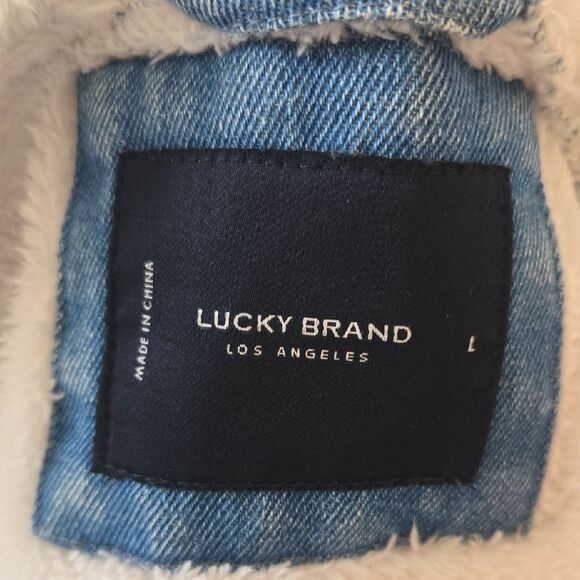 BRAND NEW Lucky Brand Blue Jean Jacket with Faux Fur Collar - Picture 2 of 8